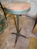 VINTAGE STOOL