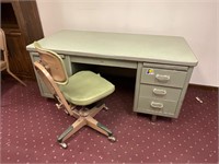 Vintage/Retro Steelcase Desk with Chair