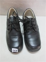 BOYS SIZE 4 DRESS SHOES