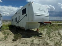 2004 Wilderness Advantage 5th wheel trailer as is