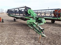 25' JD 590 p/t swathter with pick up reel