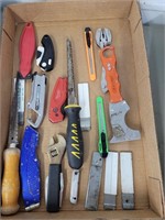 Box cutter knives, tools