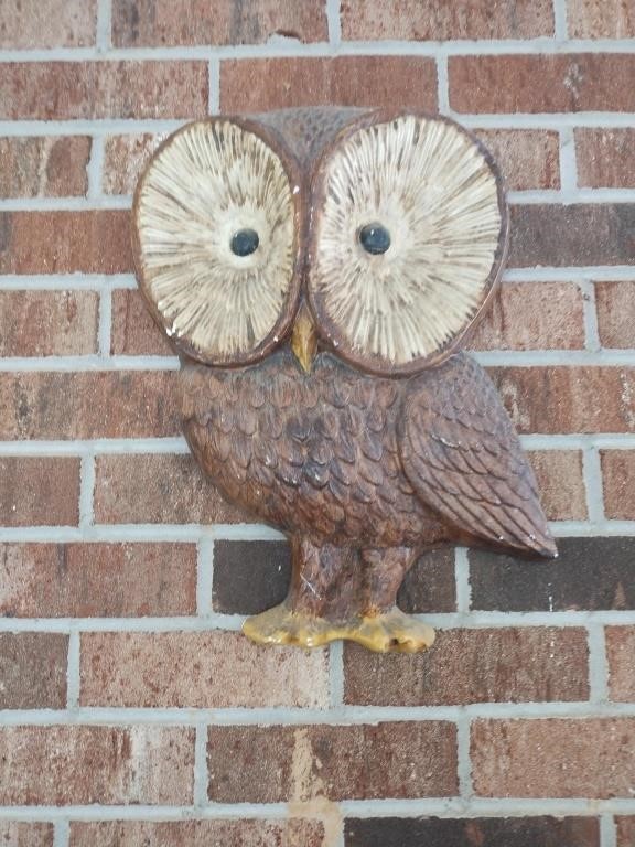 Plaster owl decor