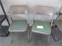 pair folding chairs