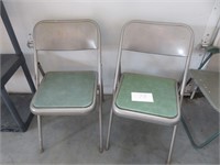 pair folding chairs