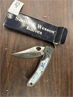 Smith and Wesson Pocket Knife