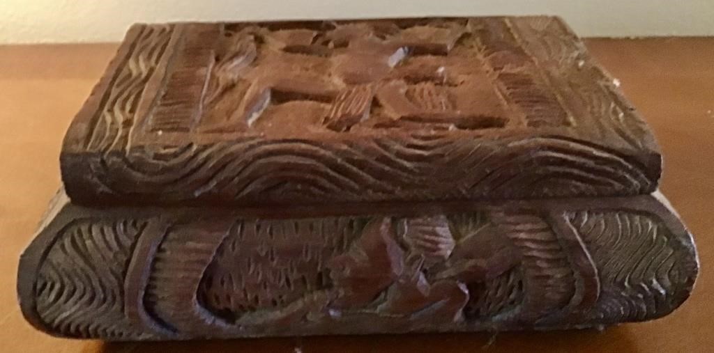 HAND CARVED TRIBAL WOOD LIDDED BOX