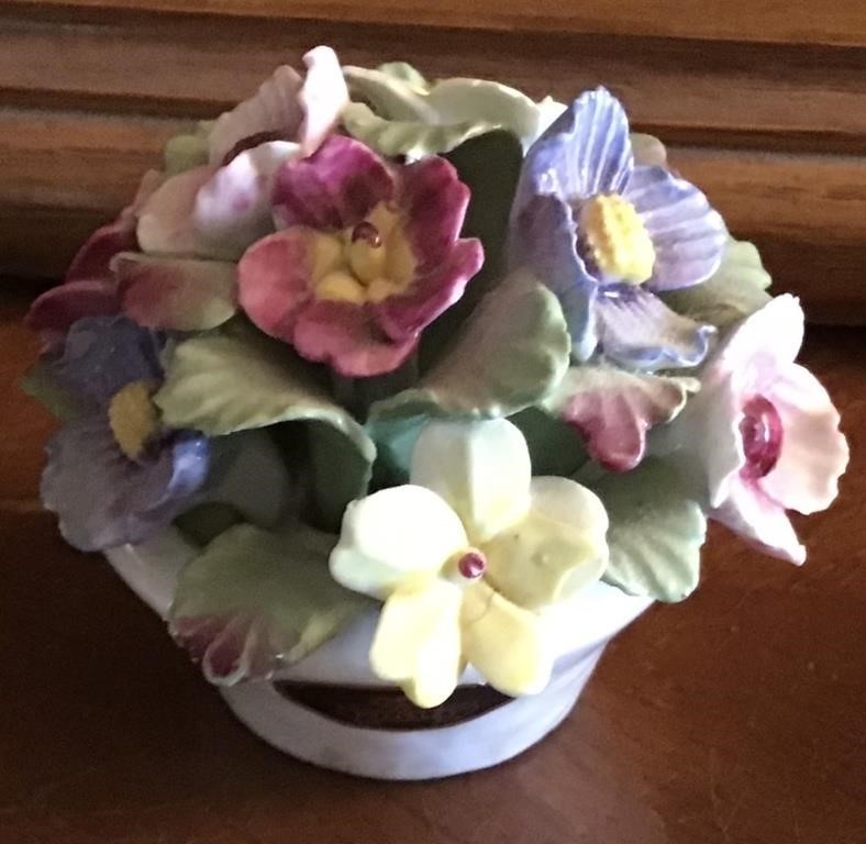 VINTAGE AYNSLEY PORCELAIN FLOWER BASKET