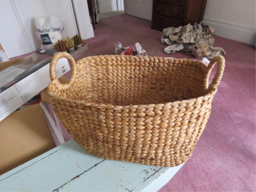 WOVEN BASKET