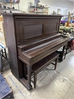 VINTAGE EMERESON PIANO W BENCH PLAYS WELL