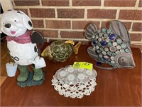 GROUP OF DECORATIVE ITEMS INCLUDING TWO FISH AND T