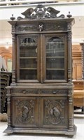 French Hunt Louis XIII Style Oak Bookcase.