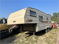 1985 Cree Coaches Gooseneck Camper