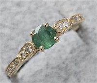 $1400 10K  Emerald(0.4ct) Diamond(0.14ct) Ring