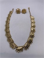 TRIFARI NECKLACE & CLIP ON EARRING LOT