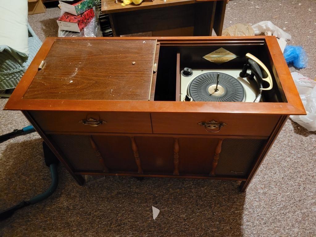 Magnavox Hi-Fi Stereo