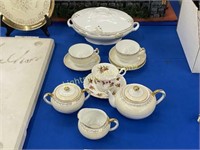 11 PIECES OF ASSORTED CHINA