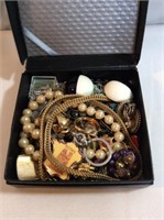 Box of miscellaneous jewelry