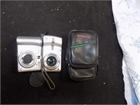 2 digital cameras