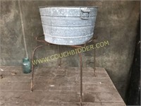 Metal wash tub and rod iron stand