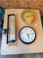 2 thermometers - 1 clock