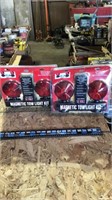 Magnetic tow lights