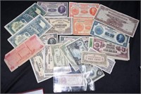 Quantity of vintage world banknotes