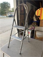 SMALL METAL TWO STEP LADDER