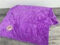 New purple soft throw blanket