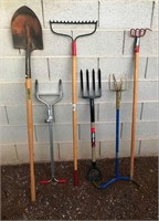 810 - LOT OF YARD WORK TOOLS