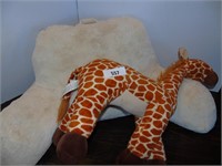 Pillow & Giraffe