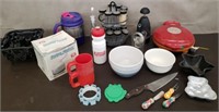 Lot of Kitchen Gadgets & Tools. Desert Pepper