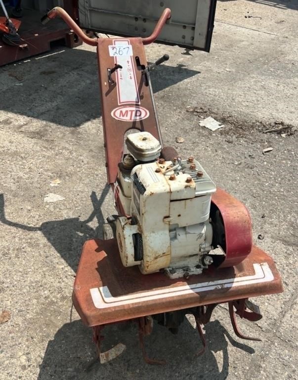 MTD 5hp Rototiller. Loose and turns over. Unknown