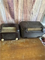 2 Vintage AM/FM Radios