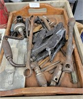 WOODEN TRAY OF ASSORTED TOOLS