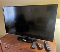 42" LG Flat Screen TV w/Remote