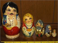 Vtg Russian Handpainted 5pc Matryoshka Doll Set