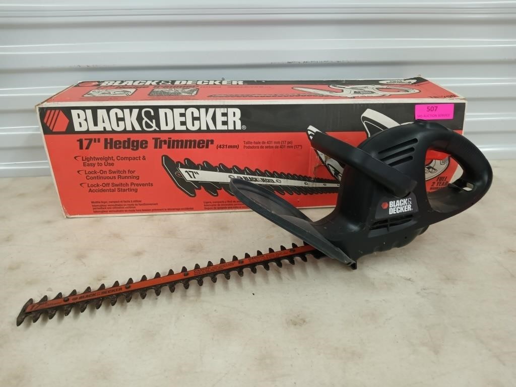 BLACK & DECKER 17-in Hedge Trimmer at