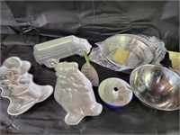 1970's Cake Pans, New Kitchenware & More