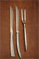 Carvel Hall carving set and an extra knife