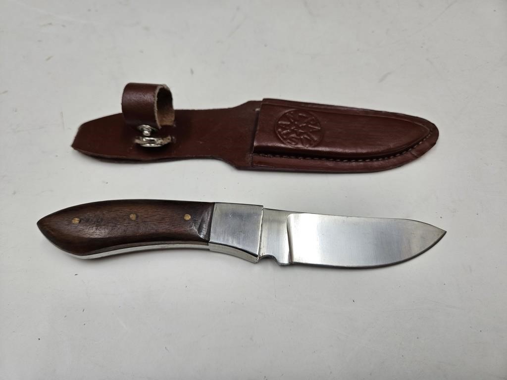 Stainless Steel Knife wi/Leather Sheath