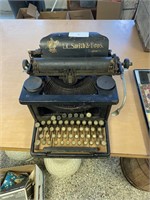 LC SMITH AND BROTHERS TYPEWRITER / WORKS??????