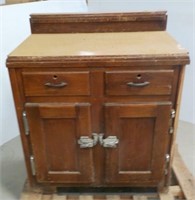 Cool cabinet with door latches.