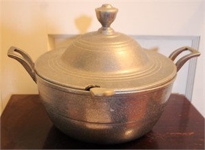 Pewter tureen with ladle, 8" round