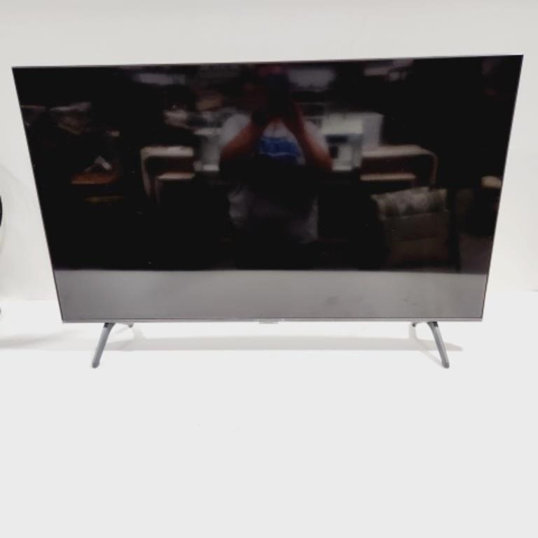 Samsung 43in Flat-screen TV
