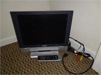 Magnavox flat screen TV with remote