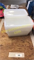 18 storage containers w/ lids