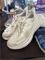 Hoka women’s shoe size 7.5 used