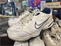 Nike air monarchs “dad shoes” used size 10