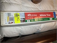 4 FT WHITE CHRISTMAS TREE, USED IN BOX